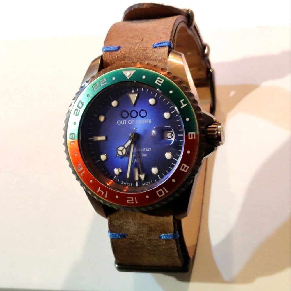 Men's Blue Dial Multicolor Bezel Leather Strap Watch